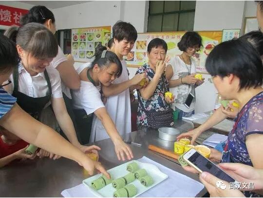 文昌糕點培訓(xùn)免費(fèi)體驗課—品嘗勞動成果